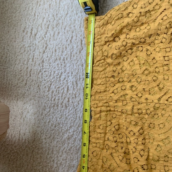 Hello Spring Shorts - Picture 6 of 7